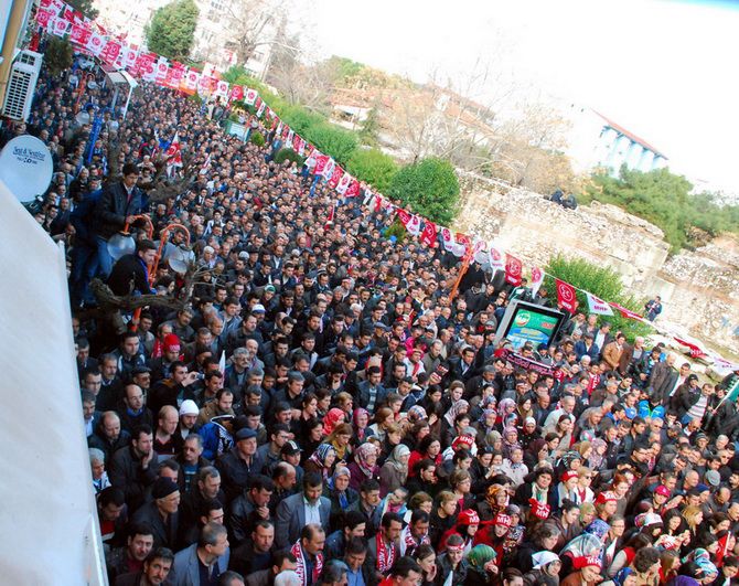 MHP LİDERi DEVLET BAHÇELİ AKHİSARLILAR İLE BULUŞTU